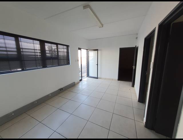 460M² WAREHOUSE TO LET IN DRIEHOEK